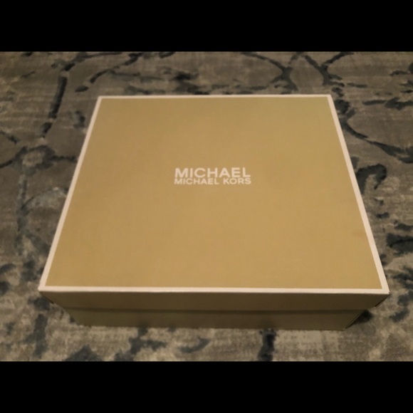 New Michael Kors Black boots - Picture 2 of 6